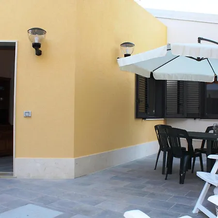 Re Sole La Dependance - Casa Vacanza V E N E R E Avola Exterior photo