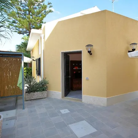Re Sole La Dependance - Casa Vacanza V E N E R E Avola Exterior photo